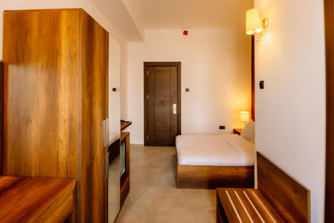 Cezar'S Airport Hotel 니코시아 외부 사진