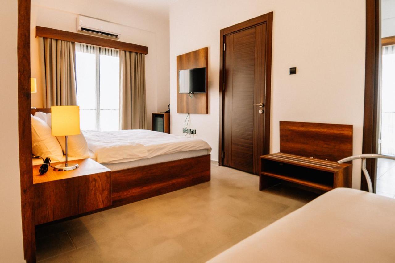 Cezar'S Airport Hotel 니코시아 외부 사진