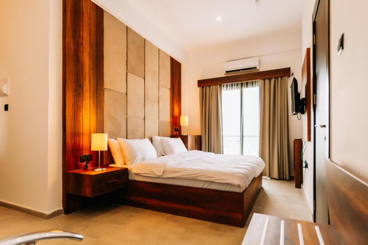 Cezar'S Airport Hotel 니코시아 외부 사진